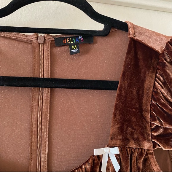 Delia’s Brown Velvet Short Sleeve Mini Dress w Bows - Picture 3 of 3